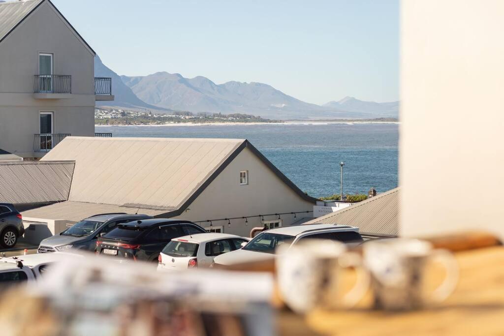 Hermanus Waterfront, Sea View Apartment With Balcony Luaran gambar