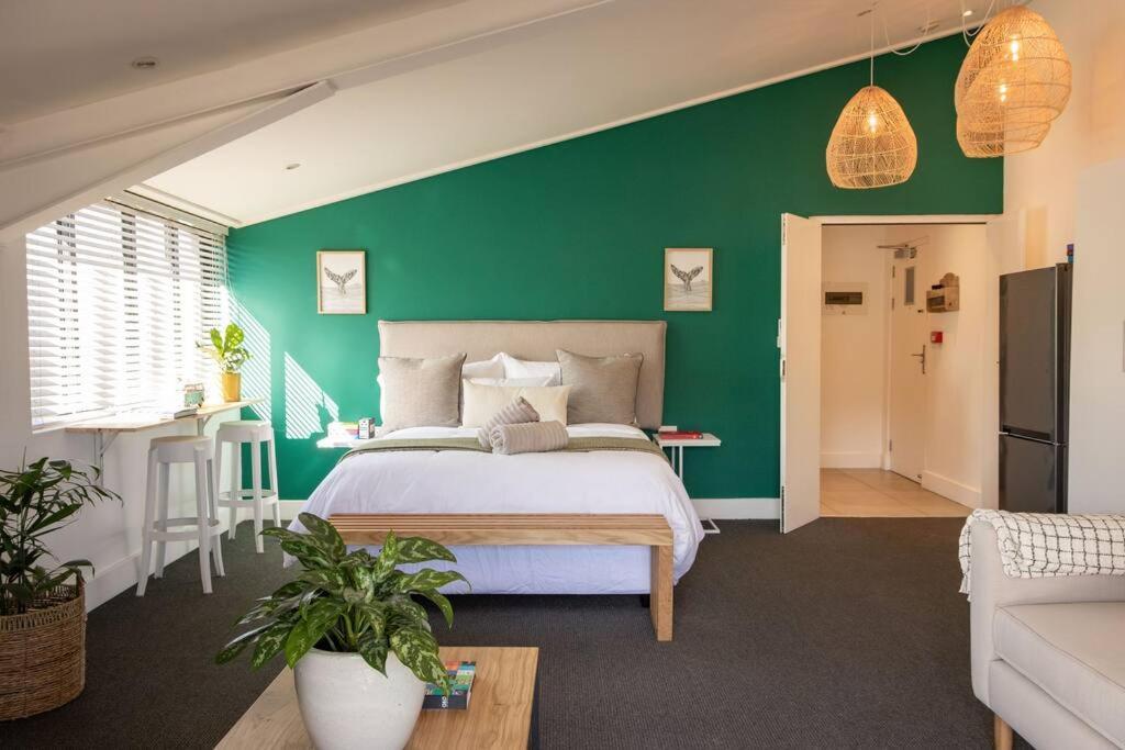 Hermanus Waterfront, Sea View Apartment With Balcony Luaran gambar