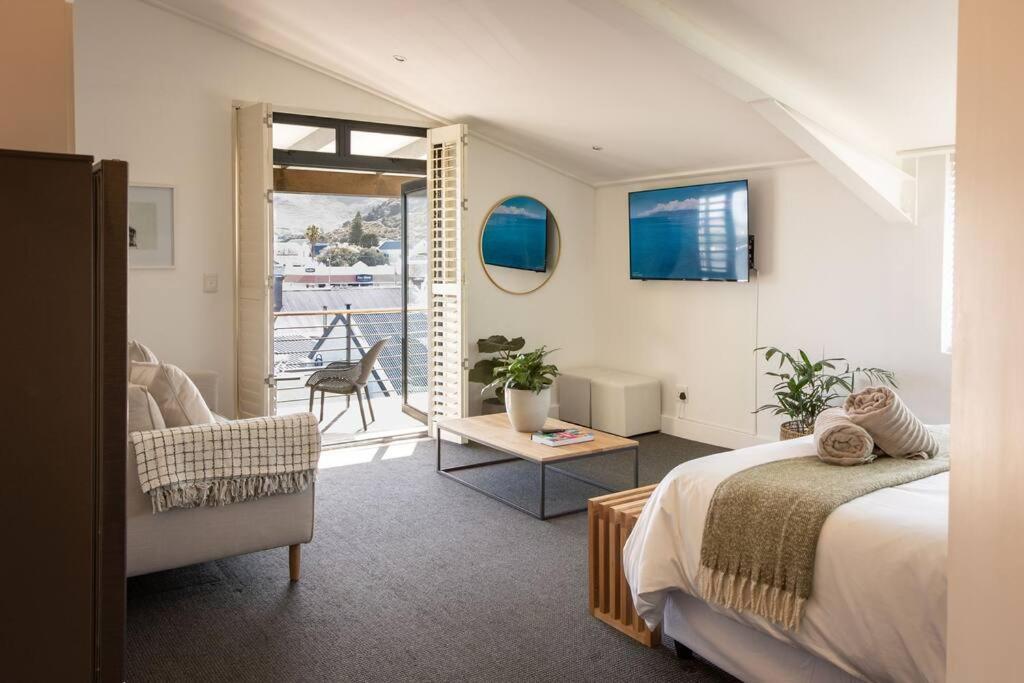 Hermanus Waterfront, Sea View Apartment With Balcony Luaran gambar