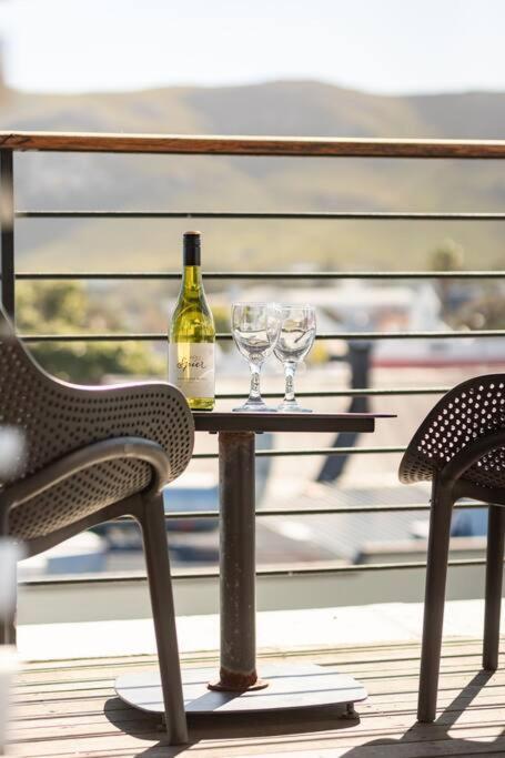 Hermanus Waterfront, Sea View Apartment With Balcony Luaran gambar