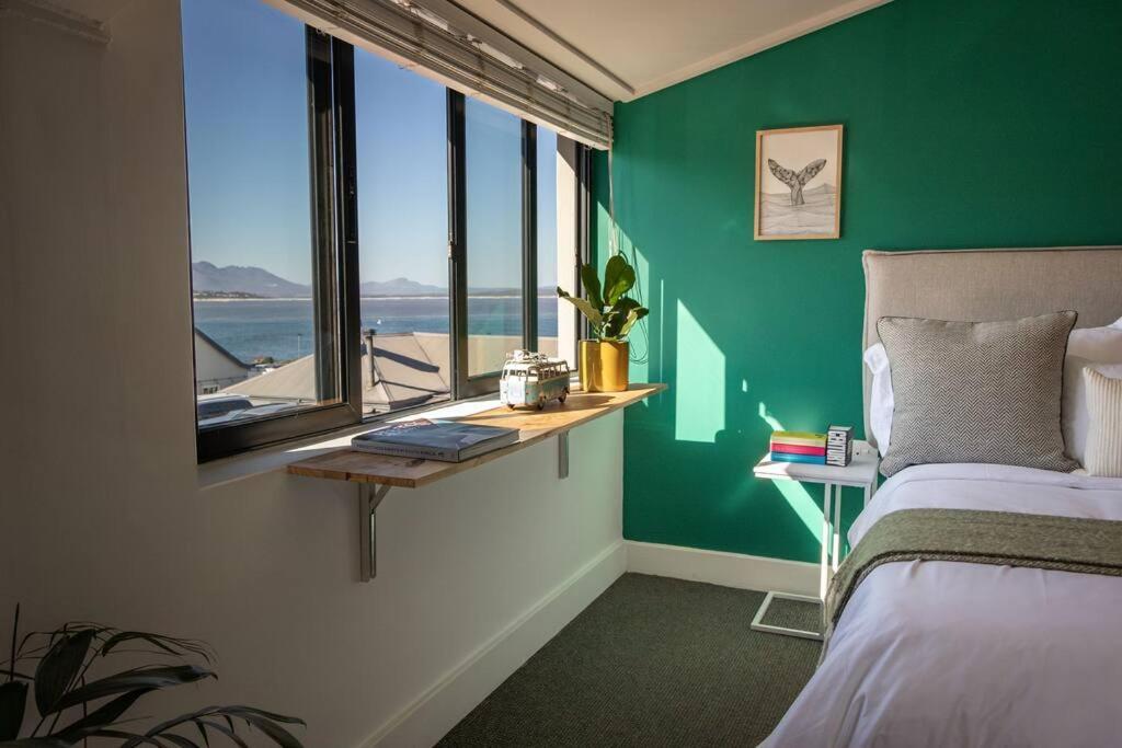 Hermanus Waterfront, Sea View Apartment With Balcony Luaran gambar