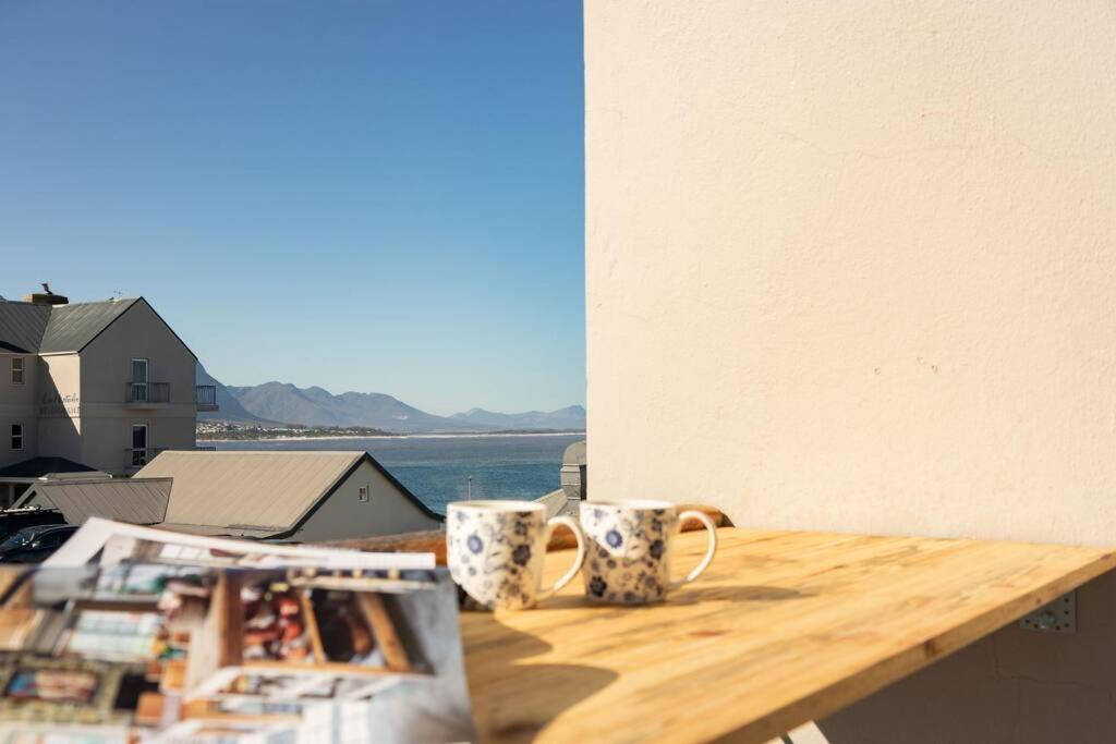 Hermanus Waterfront, Sea View Apartment With Balcony Luaran gambar