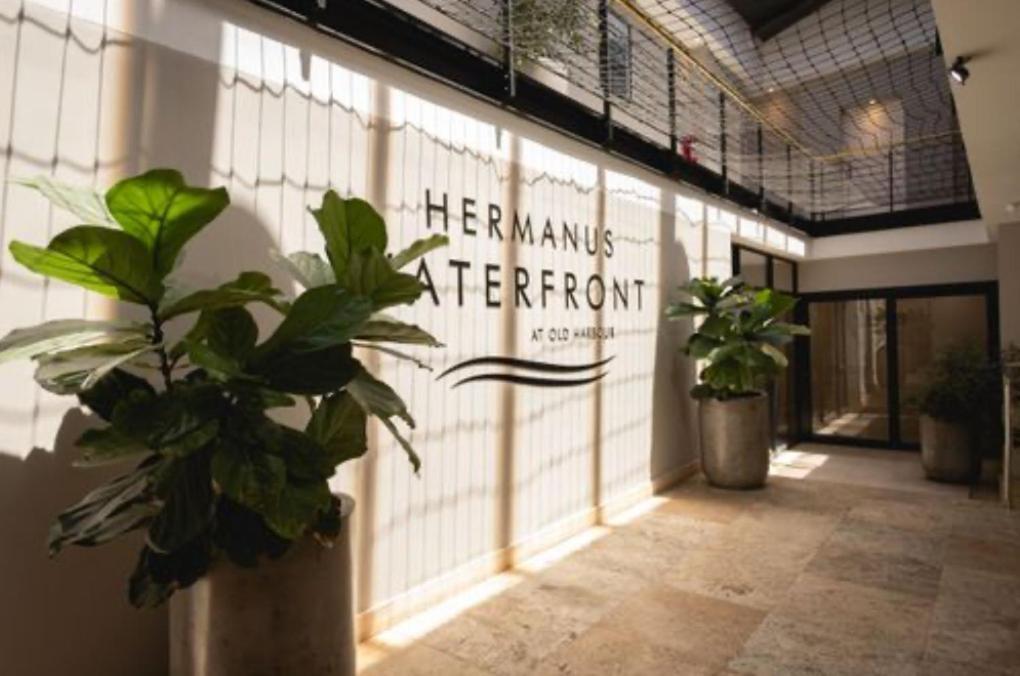 Hermanus Waterfront, Sea View Apartment With Balcony Luaran gambar